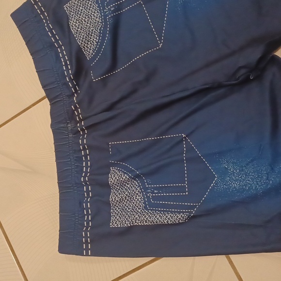 4/$60 New Blue 3D Capri Leggings - Size 3XL (US18) - Picture 4 of 8